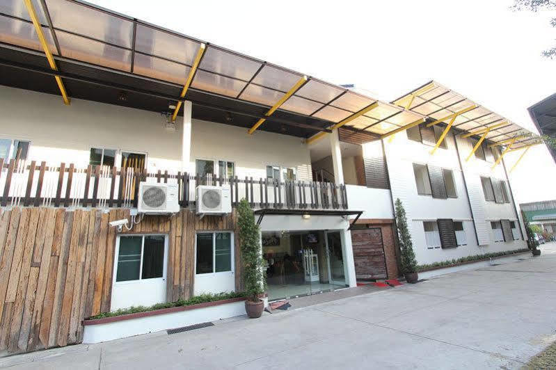 Hotel Leesort @ Onnuch Bangkok Exterior foto